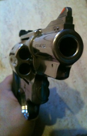 Hola a todos, busco revolver ASTRA TERMINATOR calibre 44 Magnum en buen estado para guiarlo en A, si alguien 51