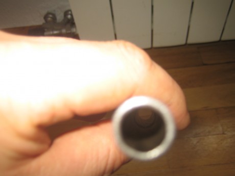  a90 007.jpg algun experto me puede decir porque esta cañon esta comido por el centro.es asi o esta roto 01