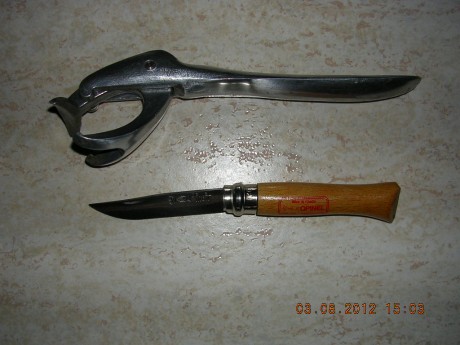 Mi primera Opinel fue una Nº8 que por casualidad me encontré tirada en el campo, llena de barro y medio 60