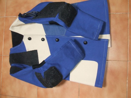 Hola, cambio chaqueta de tiro schulz para tirador diestro. La chaqueta es nueva, con esto no quiero decir 01