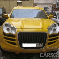  Buscando el Cayenne: 

Como la policía rusa se las gasta buscando a los ladrones de un banco; pero primero 70