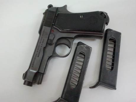 Hola!

Se trata de una pistola del calibre 9 corto, solo guiable en A o en B, ya que no da los 13 centímetros 00