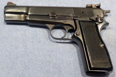 Muy buenas, a ver si algún alma caritativa puede decirme que marca y modelo es esta pistola,en la guía 00