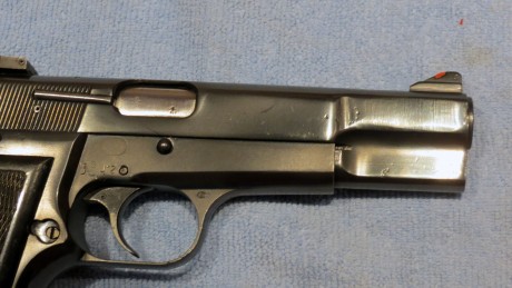 Muy buenas, a ver si algún alma caritativa puede decirme que marca y modelo es esta pistola,en la guía 10