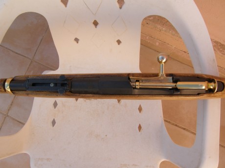 El Mosin-Nagant ..
es un rifle militar accionado por cerrojo, con cargador de cinco proyectiles, que 10