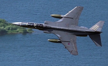Pues eso, en este hilo pretendo deleitaros como amantes de los aviones de combate que sois muchos, con 31