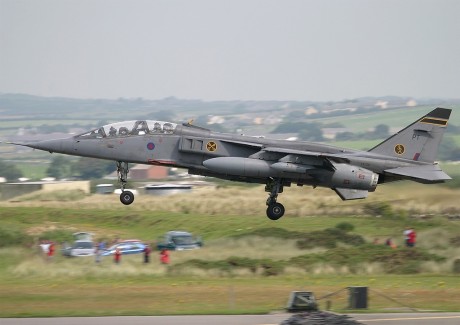 Pues eso, en este hilo pretendo deleitaros como amantes de los aviones de combate que sois muchos, con 30