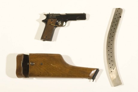 Hace unos días encontré por casualidad en una web extranjera un arma a la venta que hacía muchos años 42
