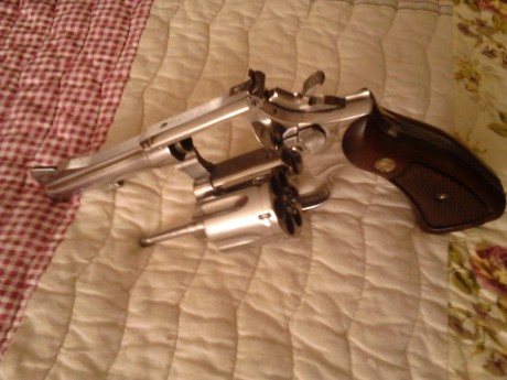 Buenas. Por cambio de modalidad pongo en venta mis armas 
Walther gsp expert comprada en 2012 , en muy 01