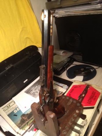 Hola compañer@s,acabo de adquirir esta,creo,maravillosa arma de fabricación nacional.Me gustaria que me 02