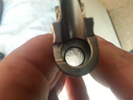 Sin lugar a dudas la pistola 9mm mas precisa de todos los tiempos es la SIG P210. Es imbatible en precisión 121