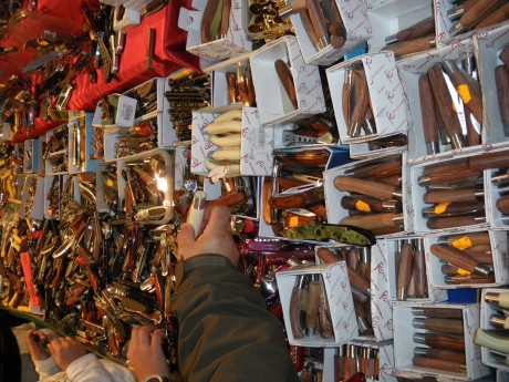 La verdad es que yo no se si podre ir aunque haria todo lo posible, pero podriamos organizar una kedada 110