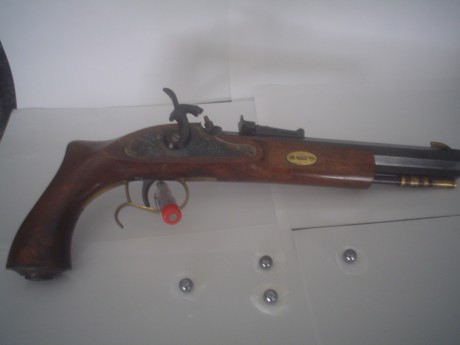 Hola compañer@s,acabo de adquirir esta,creo,maravillosa arma de fabricación nacional.Me gustaria que me 62