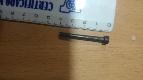 Bueno, os pongo mi sistema de amortiguacion con casette de gatillo flotante que he instalado en la cometa. 11