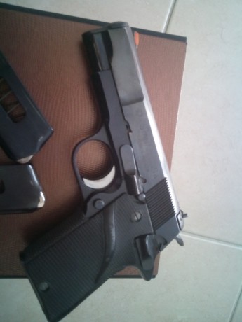 Vendo pistola compacta marca Star modelo PD del calibre 45 ACP. La pistola esta guiada en F. 
Es una fantástica 01