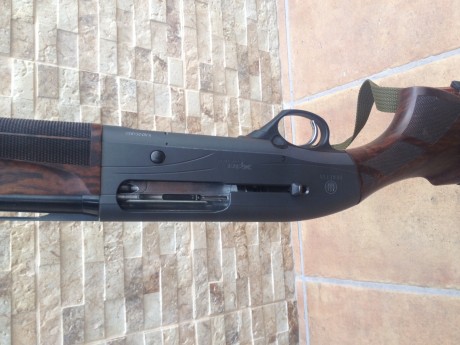 HOLA VENDO BERETTA XPLOR A400 UNICO CON KICK OFF, la escopeta esta como nueva no tiene ni 50 tiros, se 01