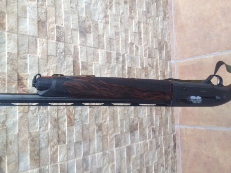 HOLA VENDO BERETTA XPLOR A400 UNICO CON KICK OFF, la escopeta esta como nueva no tiene ni 50 tiros, se 00