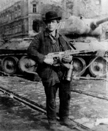 Hace unos días encontré por casualidad en una web extranjera un arma a la venta que hacía muchos años 150