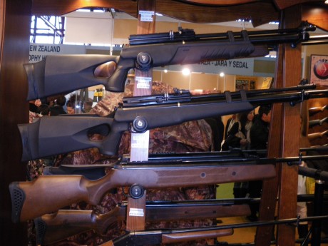 La verdad es que yo no se si podre ir aunque haria todo lo posible, pero podriamos organizar una kedada 60