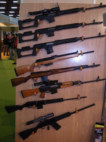 La verdad es que yo no se si podre ir aunque haria todo lo posible, pero podriamos organizar una kedada 112