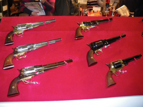 La verdad es que yo no se si podre ir aunque haria todo lo posible, pero podriamos organizar una kedada 111