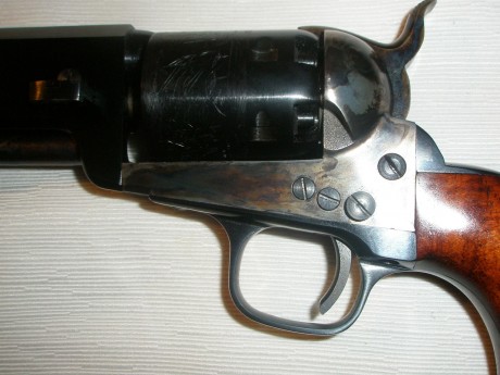 Hola a todos:
Como dije hace algún tiempo sigo vendiendo la colección de réplicas de Uberti.
Están todos 30