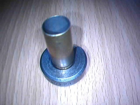Una pregunta al foro.

¿Que shell holder usaremos para las vainas del 9 largo.?

¿cual es el mejor DIE? 01