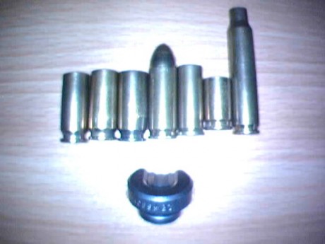 Una pregunta al foro.

¿Que shell holder usaremos para las vainas del 9 largo.?

¿cual es el mejor DIE? 62
