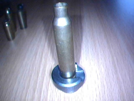 Una pregunta al foro.

¿Que shell holder usaremos para las vainas del 9 largo.?

¿cual es el mejor DIE? 60