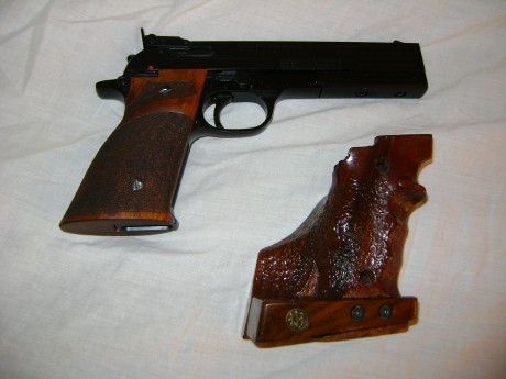 En venta Beretta 89 Gold Star en muy buen estado cal.22 lr , perfecta para standar. 
Va en maletin original 01