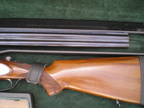 Hola, vendo por 750 eur. o cambio por repetidora benelli o beretta con polichokes en calibre 20 esta escopeta.
 01
