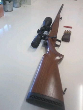 pongo el anuncio de este juguetillo de n amigo, es un rifle ceska 550 varmint calibre 308 con 2 años y 00
