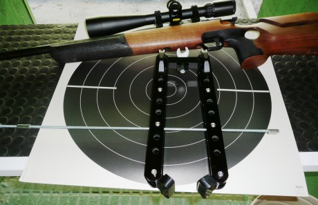 Vendo bipode hecho por un manitas, ligero, de metacrilato, resistente, fácil de regular y muy estable.Tornillería 20