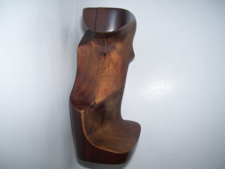 vendo cachas para revolver Smith & Wesson 686 anatomicas 

son para mano mediana -grande 

65 euros 02