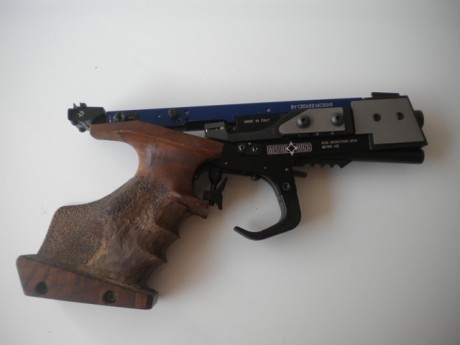 Hola compañeros.

Vendo esta maravillosa pistola cal 32 en perfecto estado.
La vendo por tener otra del 02