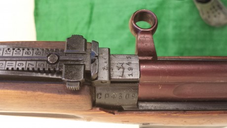 HOla a todos!

Tengo un amigo que posee un Tokarev algo diferente a los que yo tengo visto y me gustaría 02