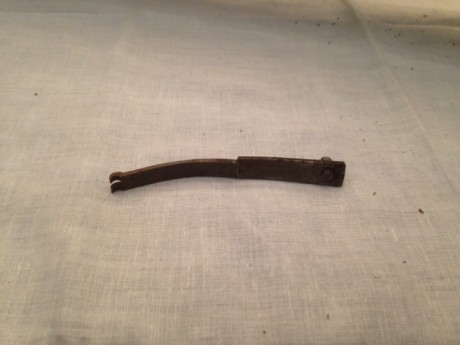 Alguien sabe donde conseguir aluna pieza de esta carabina?En concreto es el muelle real que se ha roto 02