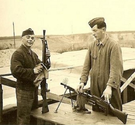 Hace unos días encontré por casualidad en una web extranjera un arma a la venta que hacía muchos años 50