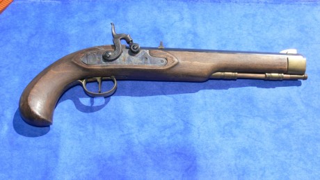   VEDO LOTE DE REVOLVER Y PISTOLA: REVOLVER REMINGTON 1858 en Cal. 44 + PISTOLA DIKAR/JUKAR en Cal. 45 42