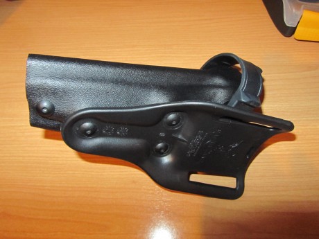  IMG_1843.JPG Vendo funda Safariland para Beretta 92. El estado es totalmente nuevo, pues la funda no 01