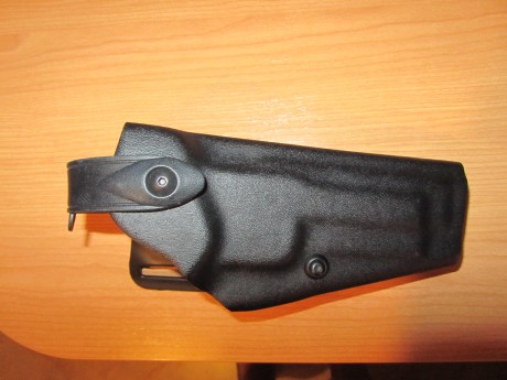  IMG_1843.JPG Vendo funda Safariland para Beretta 92. El estado es totalmente nuevo, pues la funda no 00