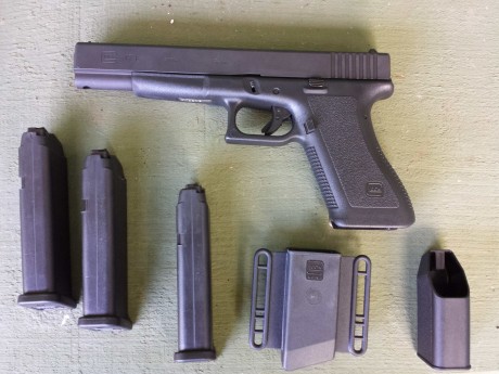 Se vende Glock 17 L del 9mm muy muy poco uso , menos de 200 disparos , solo usada para fuego central .

Precio 01
