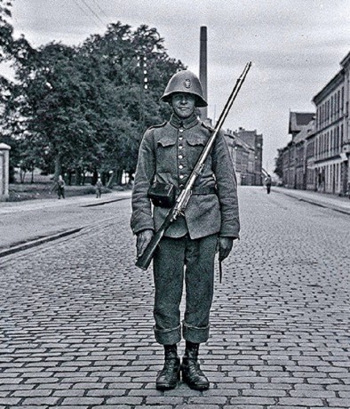 Hace unos días encontré por casualidad en una web extranjera un arma a la venta que hacía muchos años 50