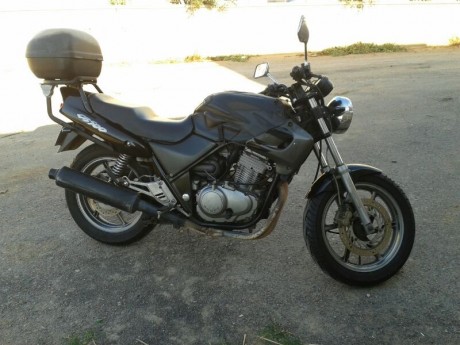 Cambio Honda CB500 del 98 en buen estado, por arma larga, escopeta o rifle. 01