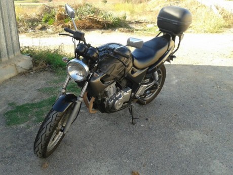 Cambio Honda CB500 del 98 en buen estado, por arma larga, escopeta o rifle. 00