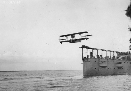 Se ven algunos chismes curiosos....

 http://www.theatlantic.com/static/infocus/wwi/wwitech/ 40