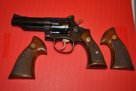 Hola,he abierto este hilo para que todos aquellos que tengais armas Españolas,podais lucirlas aqui con 40