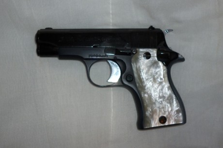 Se vende STAR DK 9 m.m. corto. Restaurada con cachas de nacar y cromo negro.
Precio 100 euros. Se encuentra 92