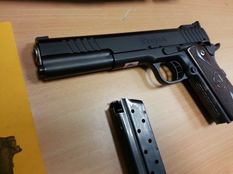 Hola a todos, vendo mi STI Trojan de 6" 9mm. El estado del arma es bastante bueno. El arma es de 00