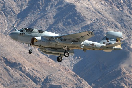 Pues eso, en este hilo pretendo deleitaros como amantes de los aviones de combate que sois muchos, con 20